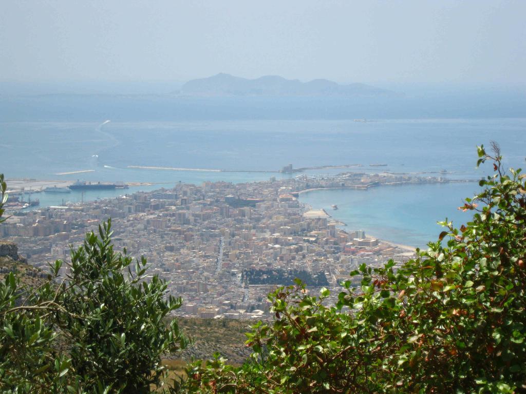 Ai Due Cortili Apartman Trapani Szoba fotó